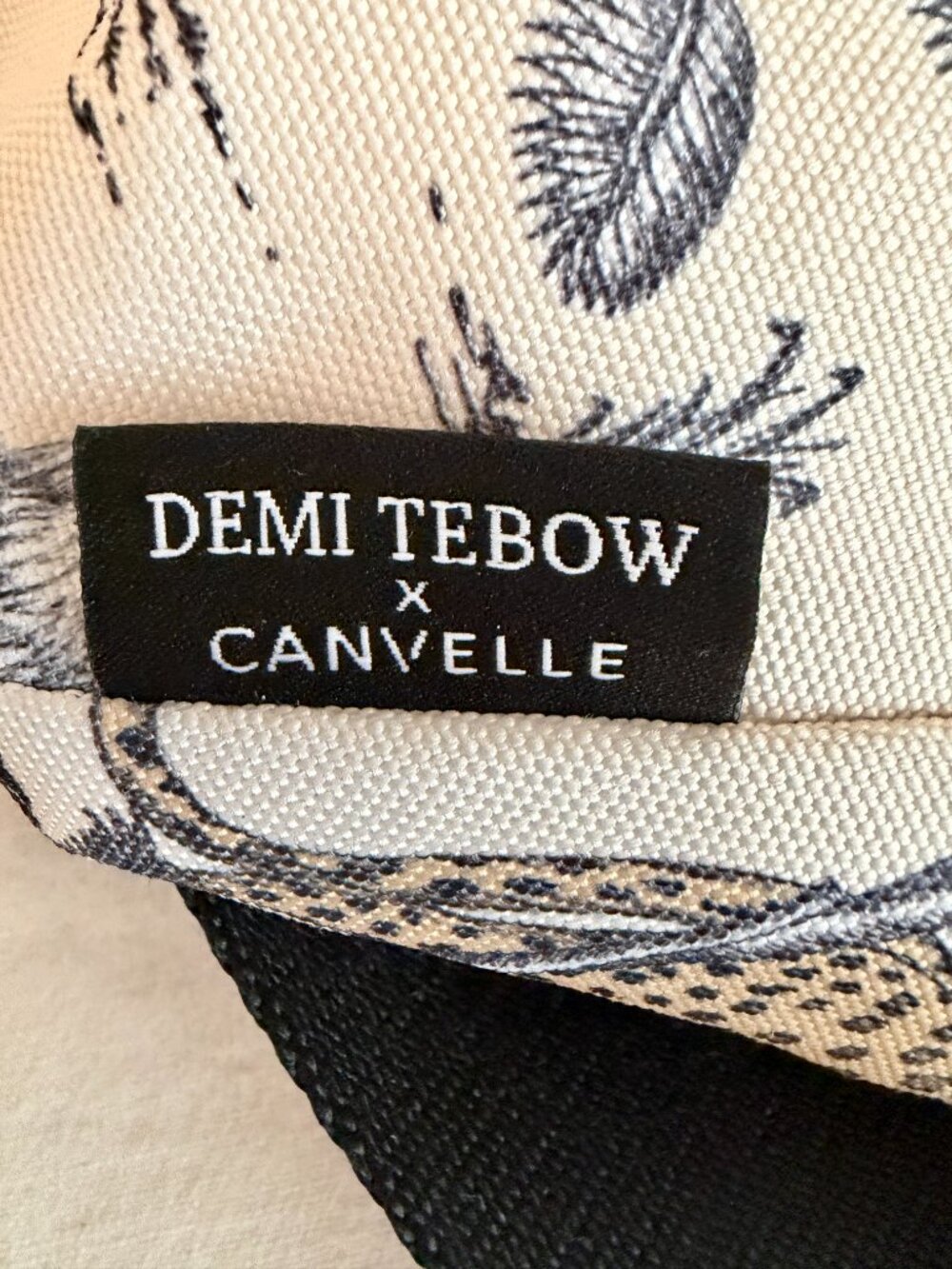 Demi Tebow X Canvelle Collection Crossbody Sling Bag Lightweight Travel Bag - Picture 4 of 15